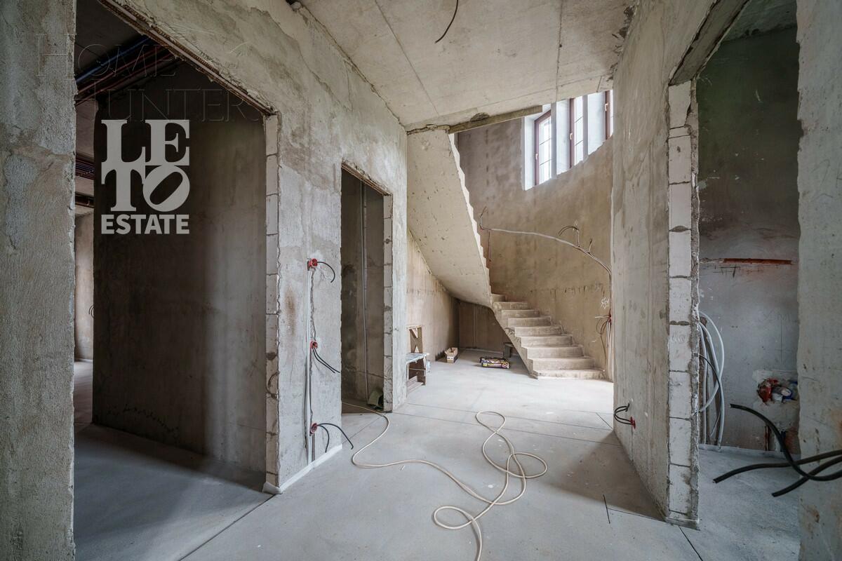 2-этажный коттедж 303 м² без отделки