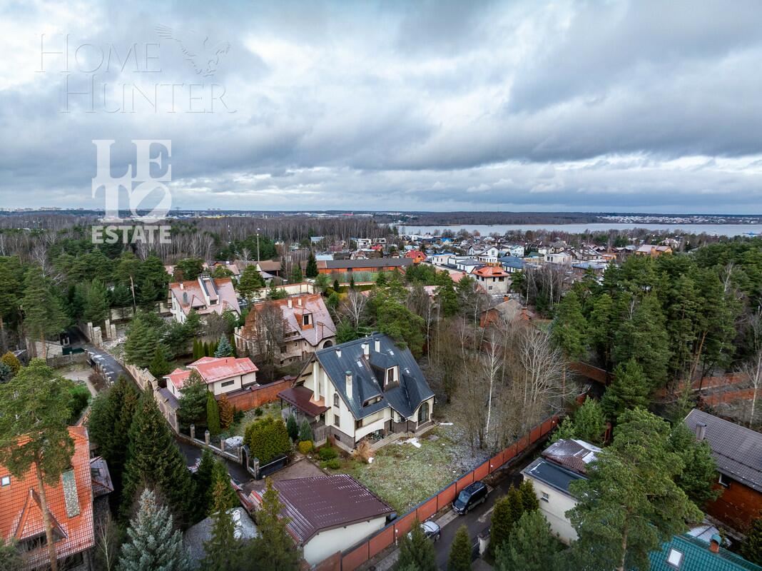 3-этажный коттедж 520 м² с отделкой