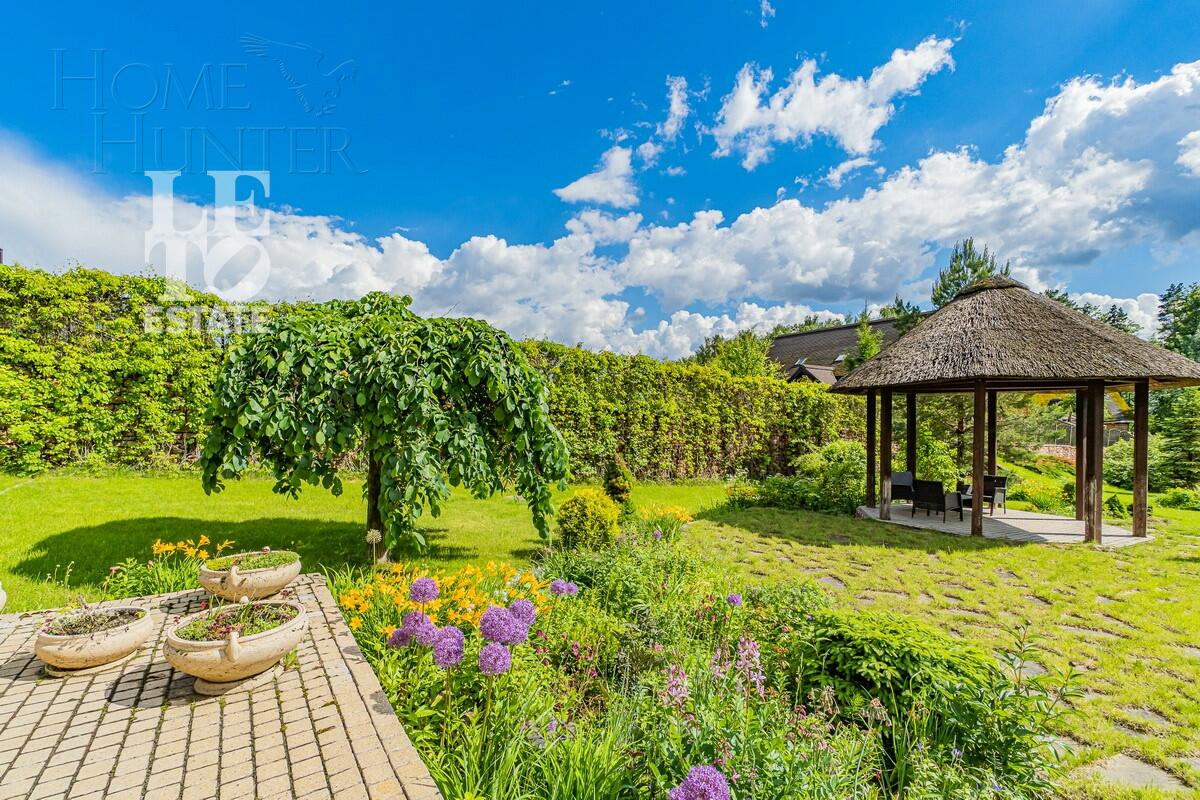 3-этажный коттедж 692.6 м² с отделкой