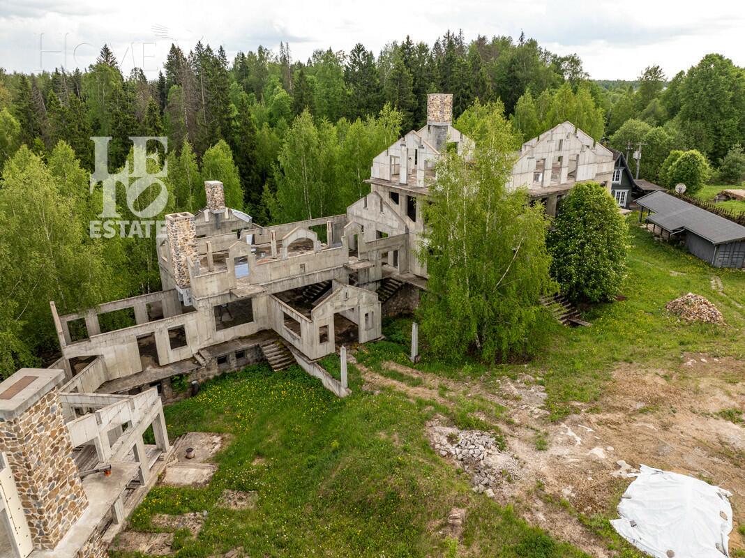 3-этажный коттедж 2 270 м² без отделки