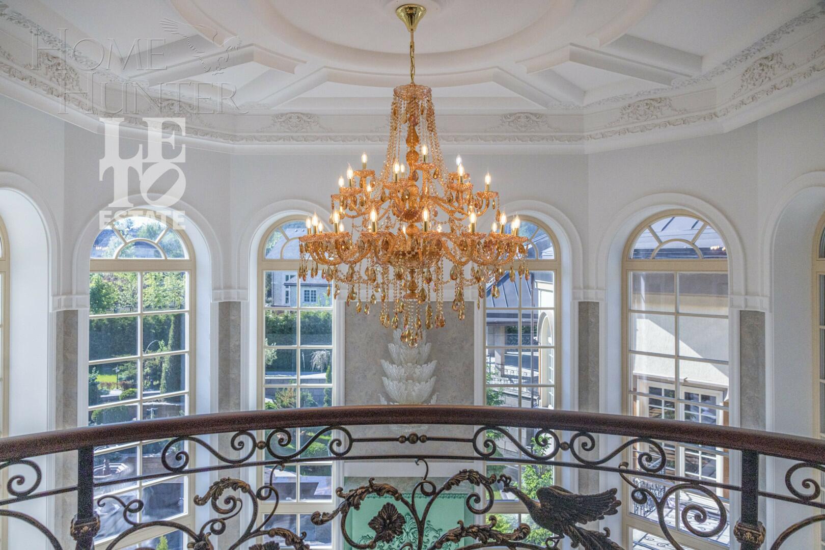 2-этажный коттедж 1 700 м² с отделкой