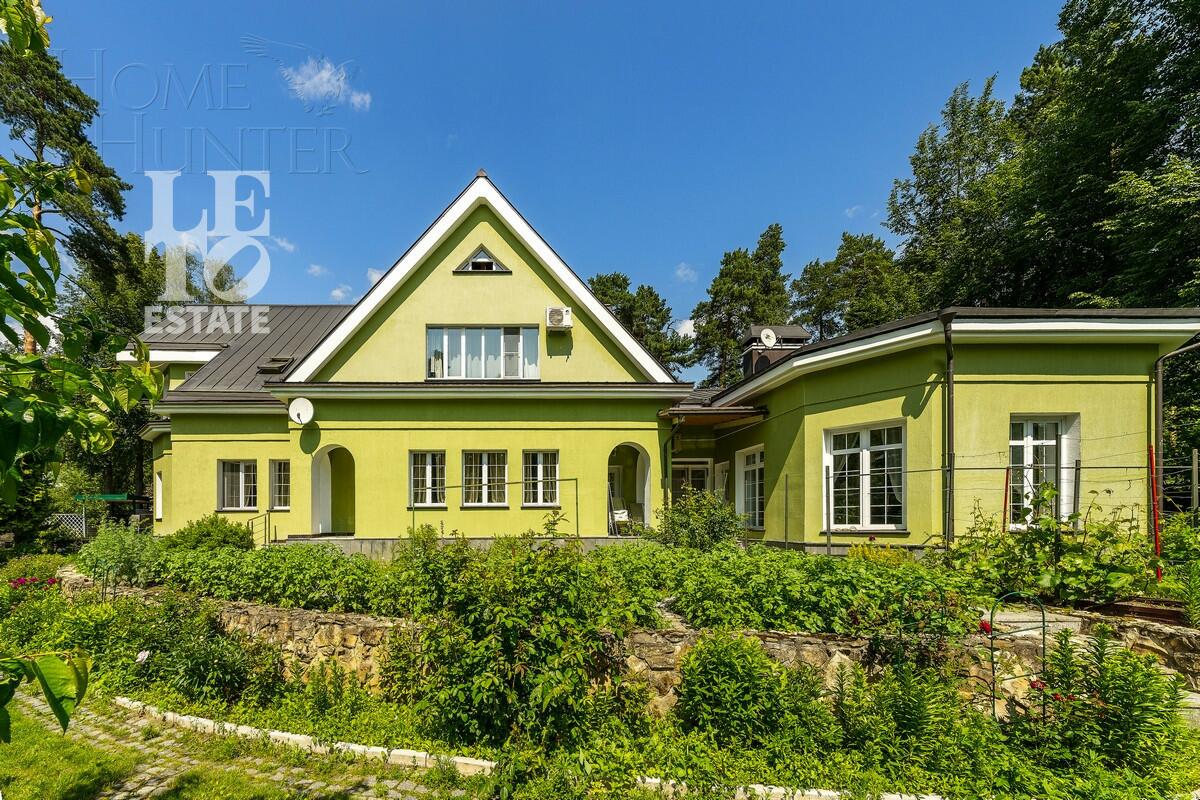 2-этажный коттедж 675.8 м² с отделкой