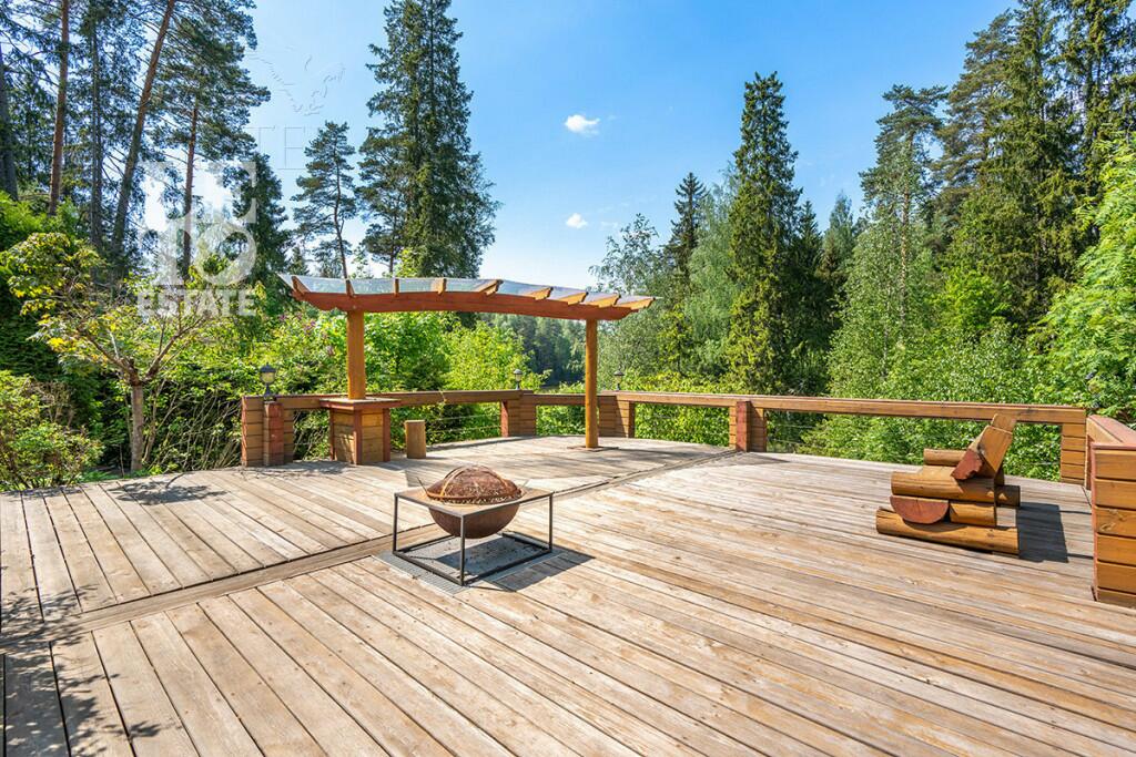 2-этажный коттедж 400 м² с отделкой