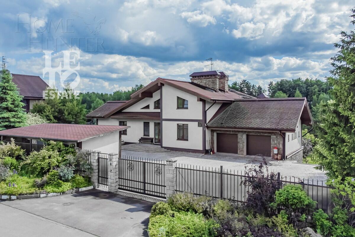 3-этажный коттедж 692.6 м² с отделкой