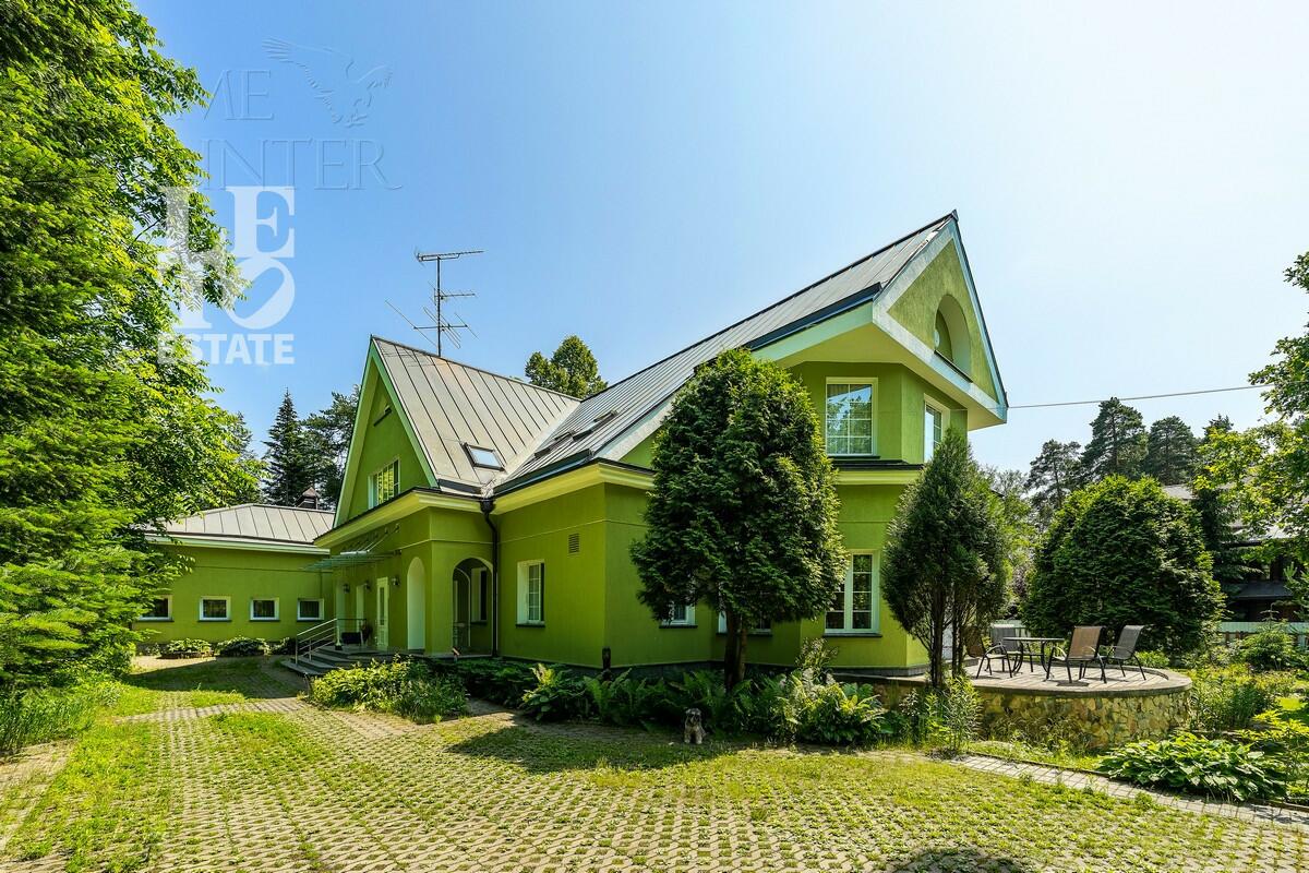 2-этажный коттедж 675.8 м² с отделкой