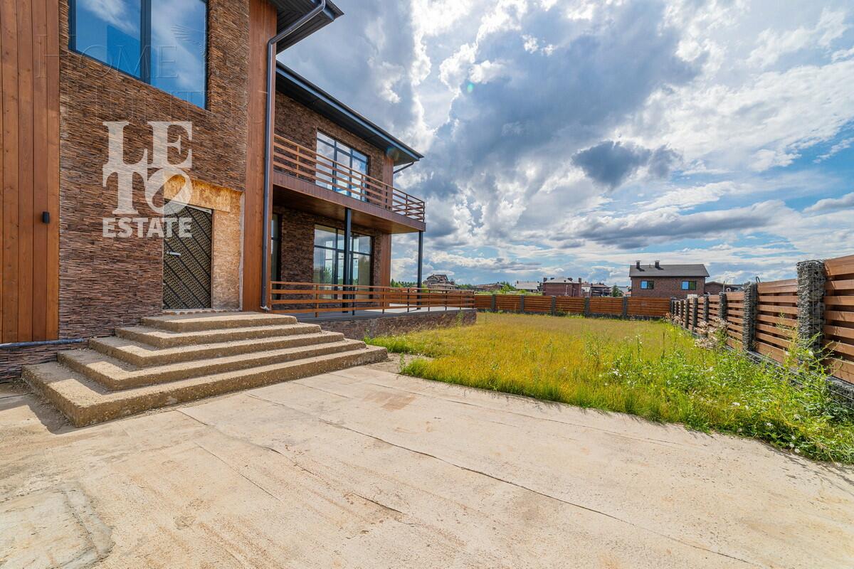 2-этажный коттедж 551.3 м² без отделки