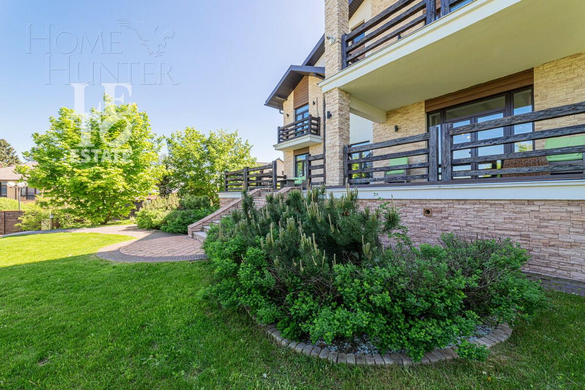 2-этажный коттедж 702.5 м² с отделкой