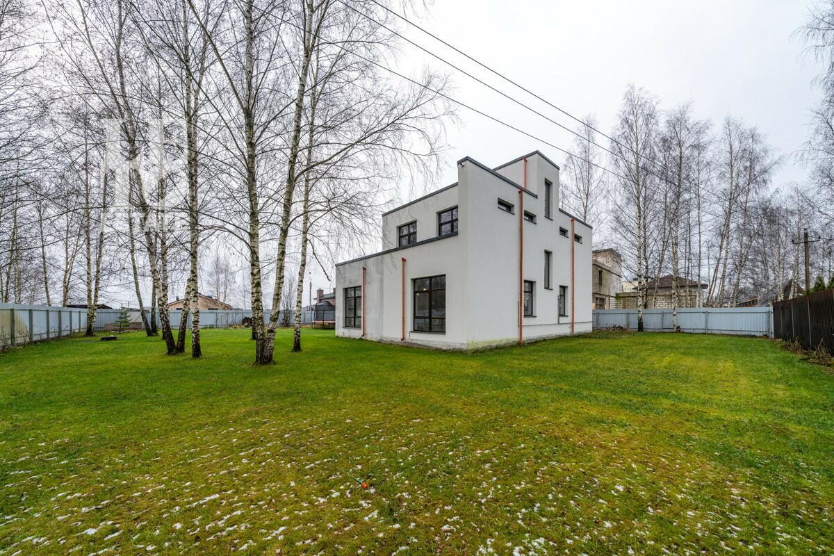 2-этажный коттедж 300 м² без отделки