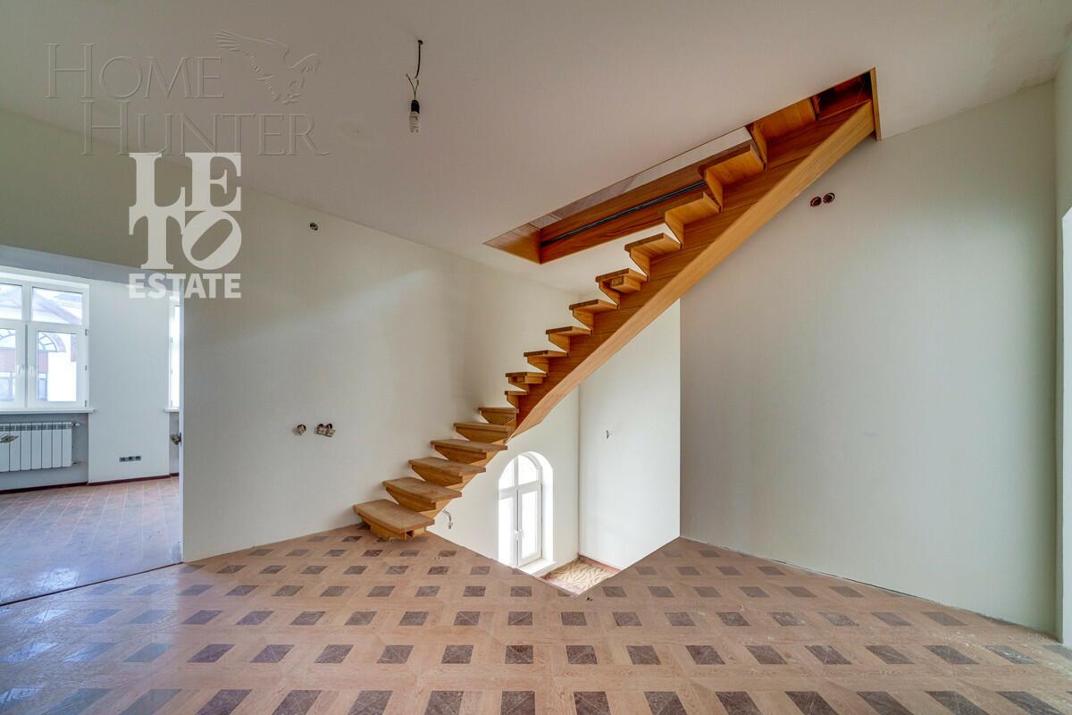 3-этажный коттедж 330 м² с отделкой