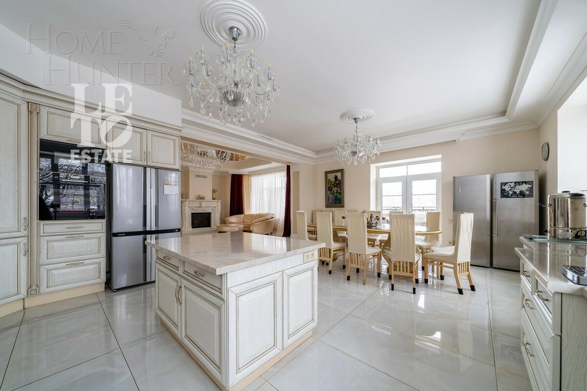 2-этажный коттедж 1 110 м² с отделкой