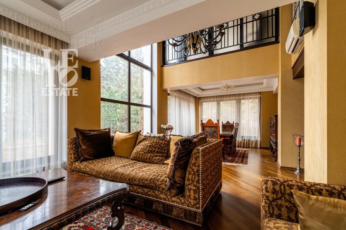 3-этажный коттедж 520 м² с отделкой