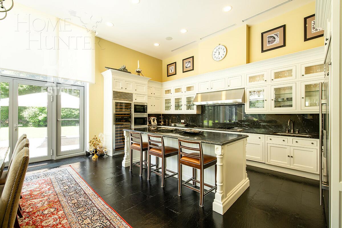 1-этажный коттедж 650 м² с отделкой