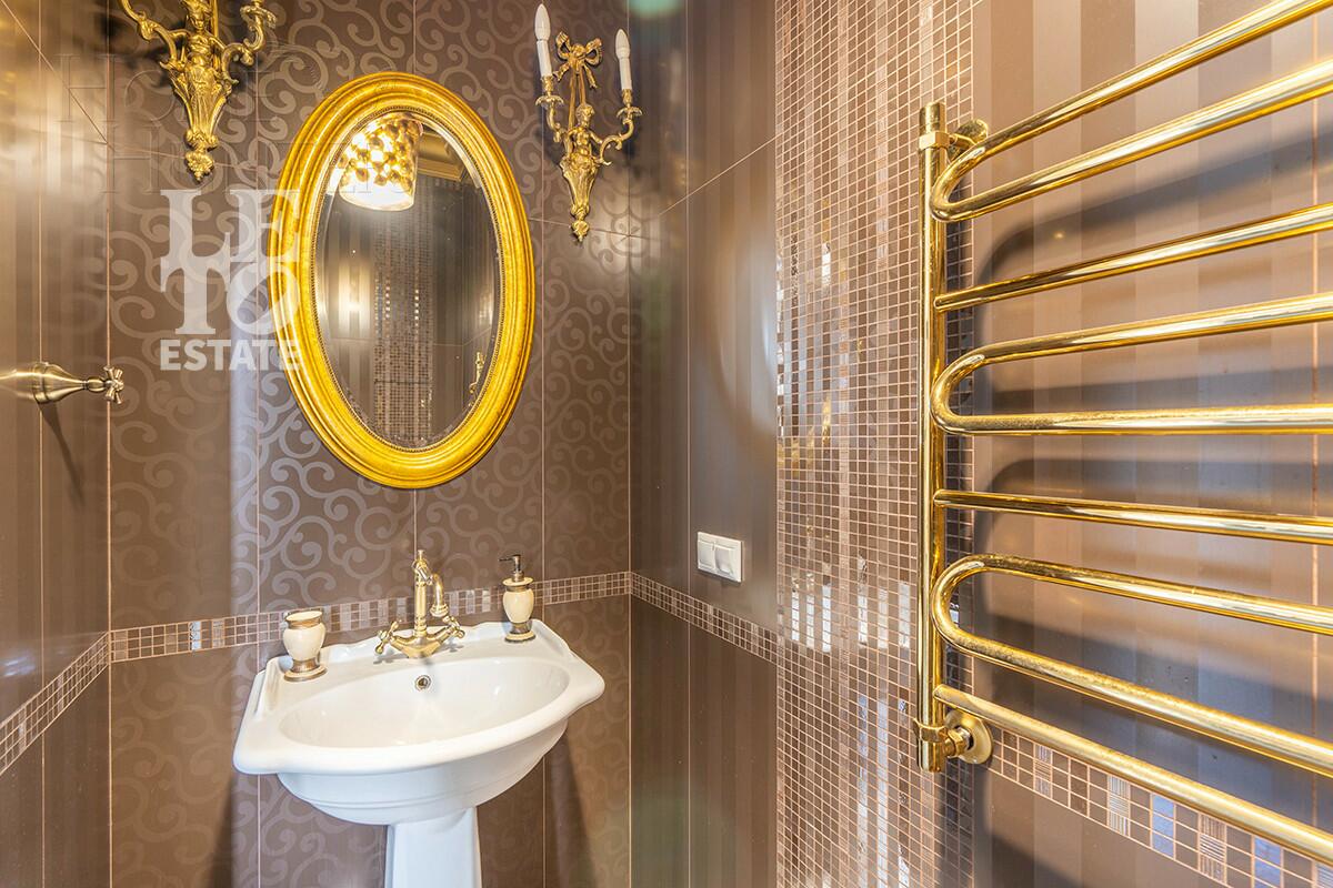 2-этажный коттедж 550 м² с отделкой