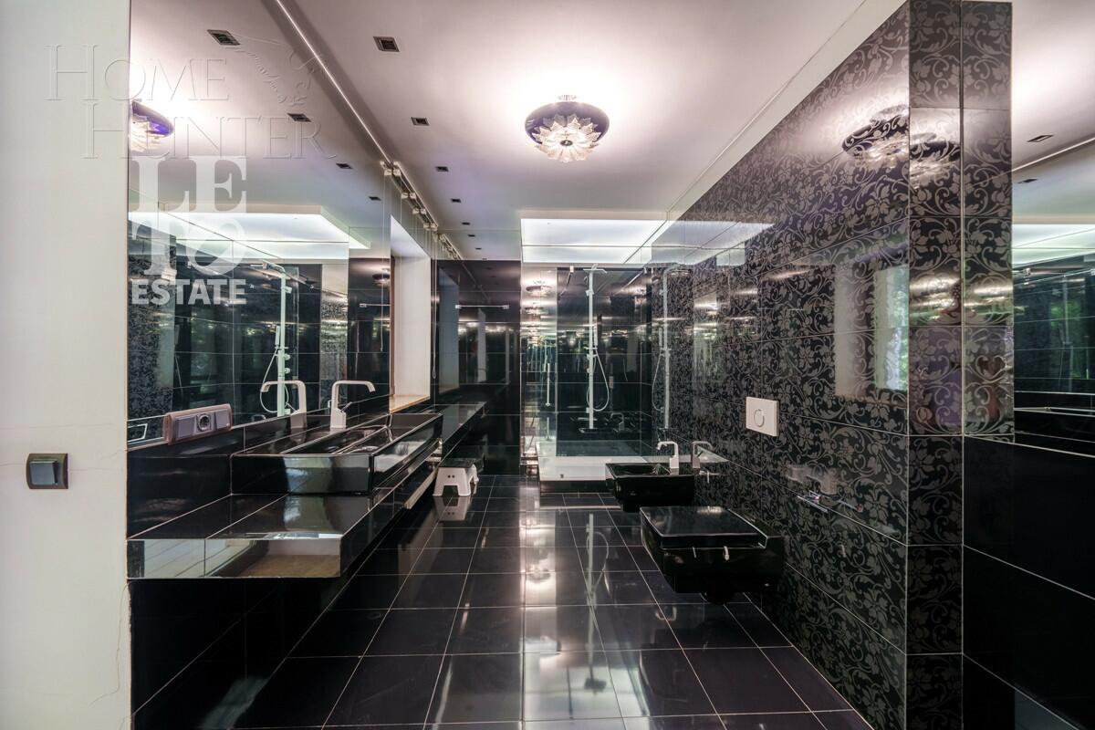 3-этажный коттедж 640 м² с отделкой