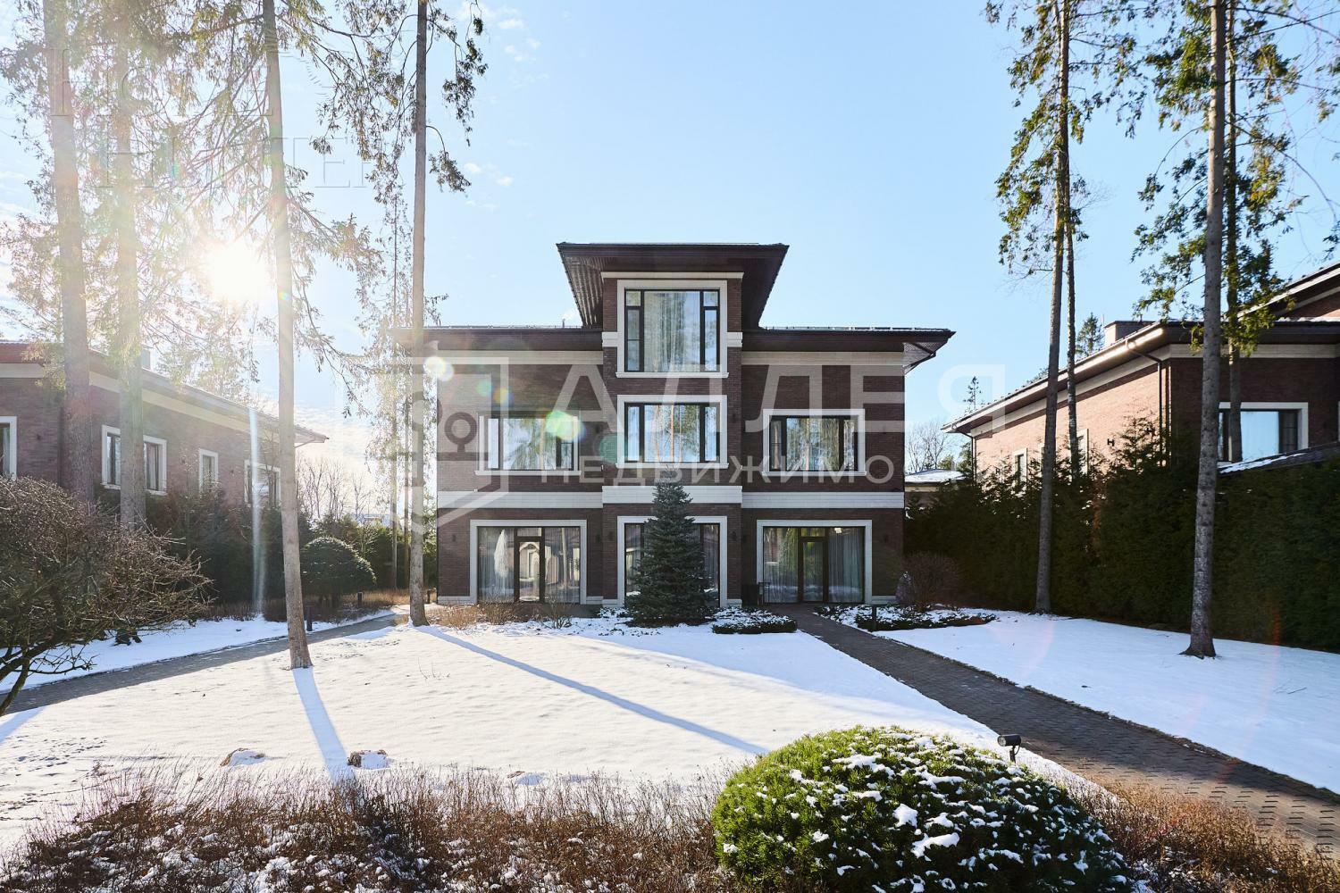 3-этажный коттедж 800 м² с отделкой