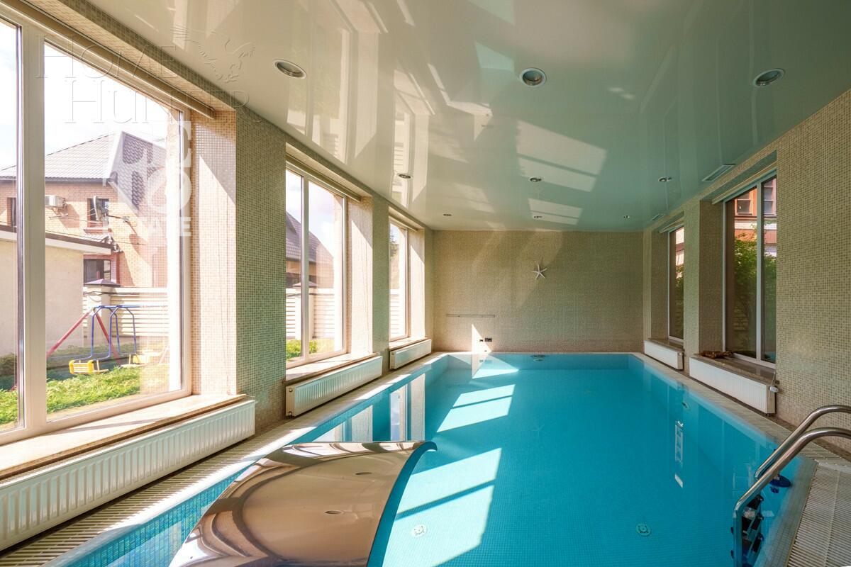 3-этажный коттедж 640 м² с отделкой