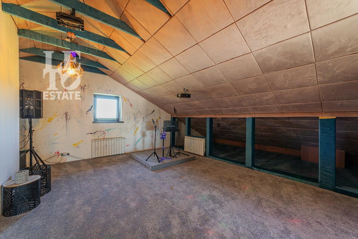 2-этажный коттедж 702.5 м² с отделкой