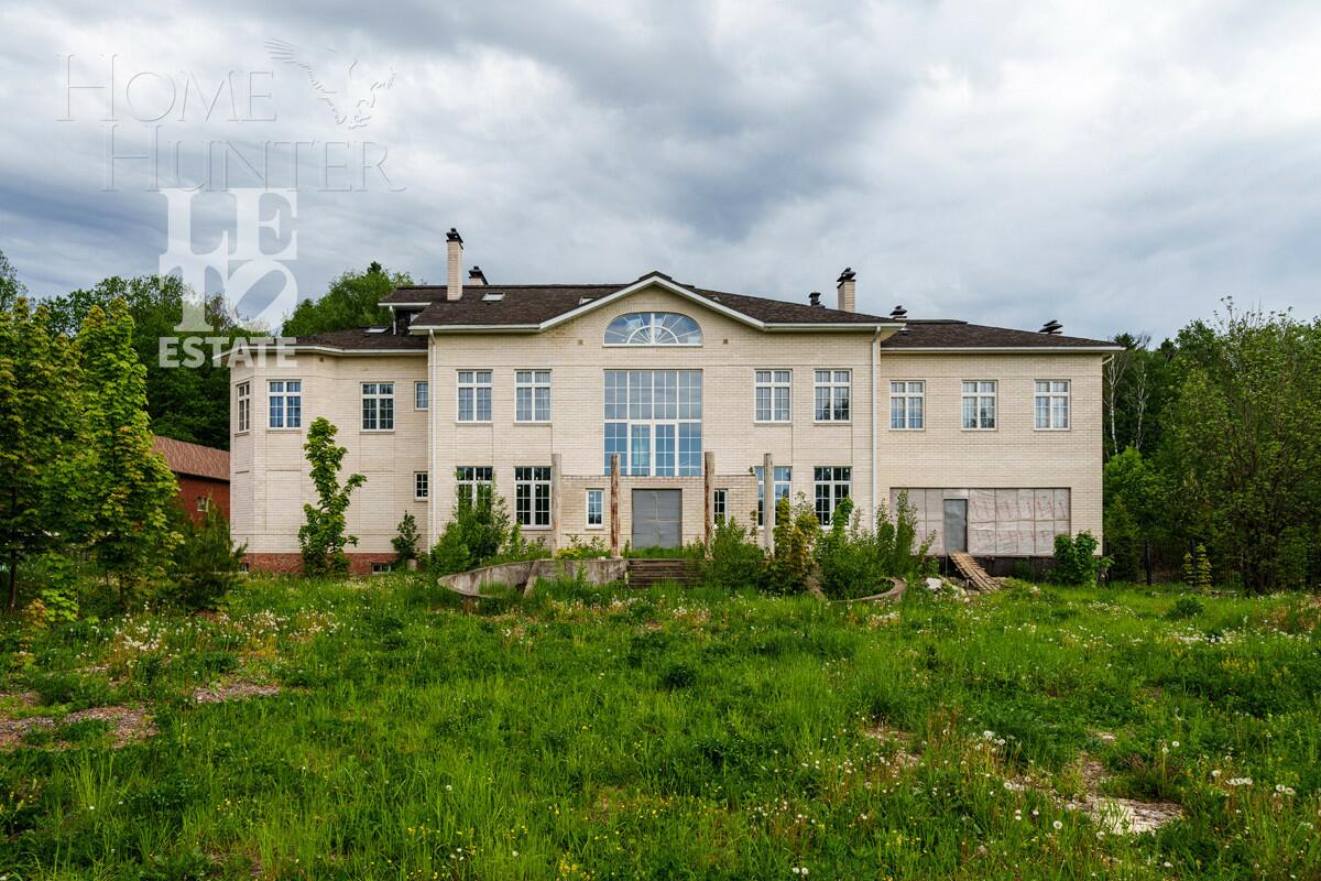 2-этажный коттедж 921 м² без отделки