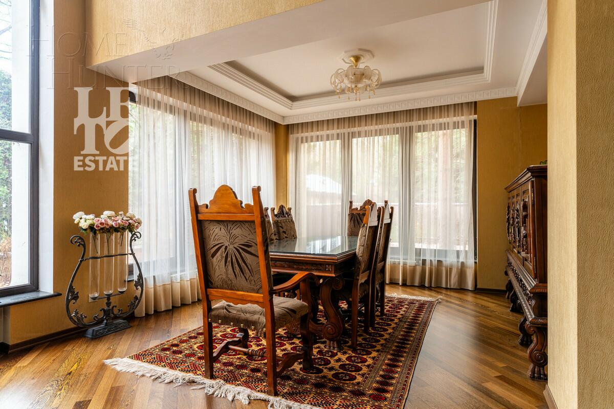 3-этажный коттедж 520 м² с отделкой