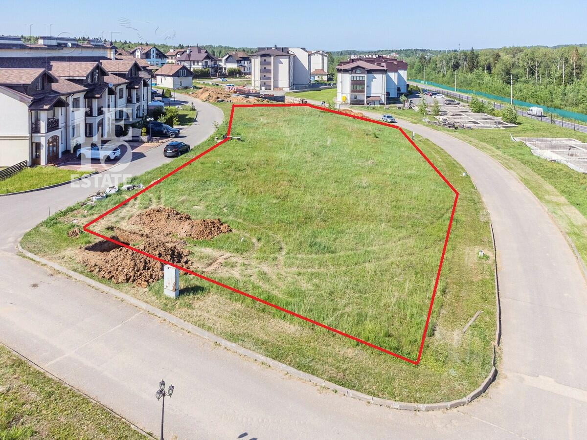 Участок 30.3 сот. в охраняемом поселке