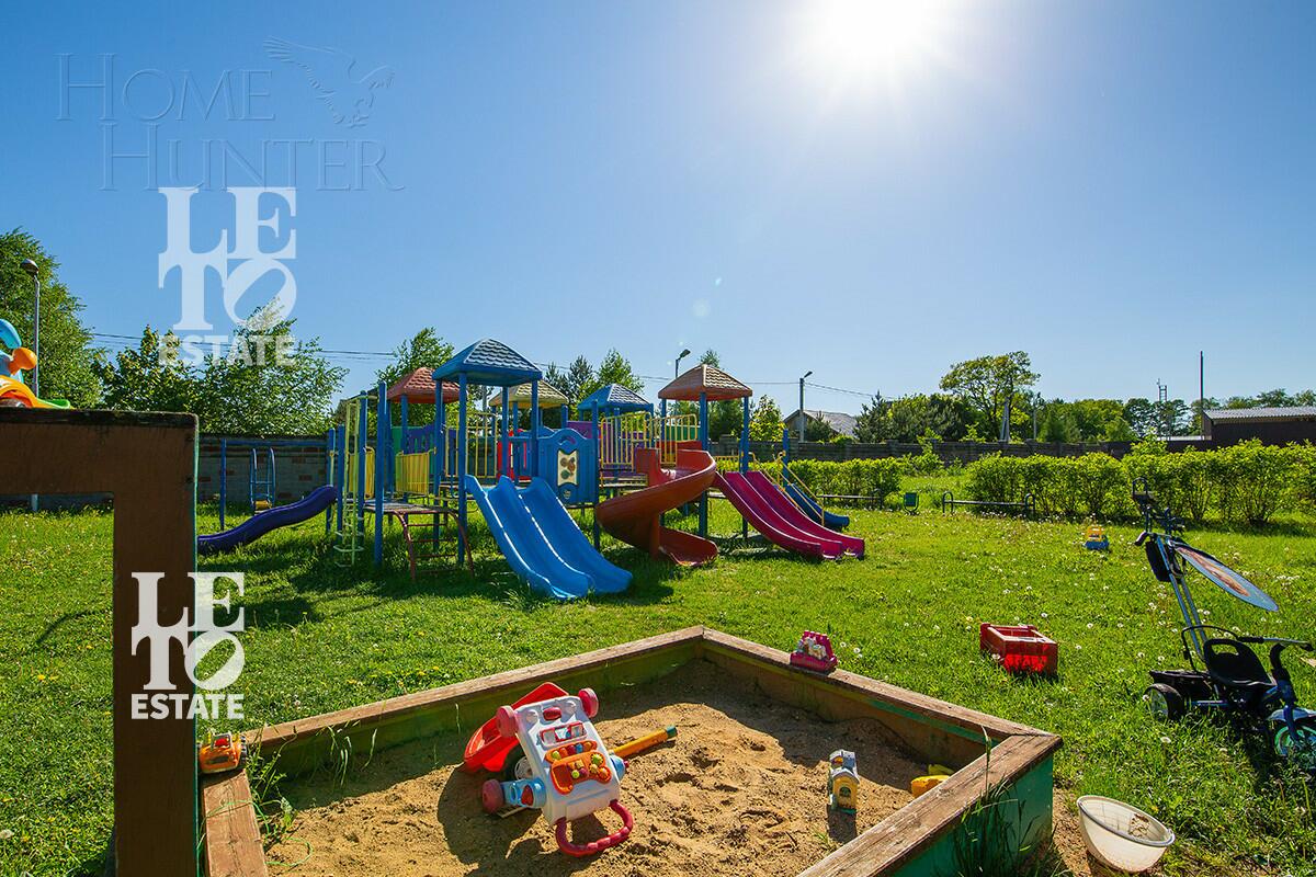 2-этажный коттедж 551.3 м² без отделки