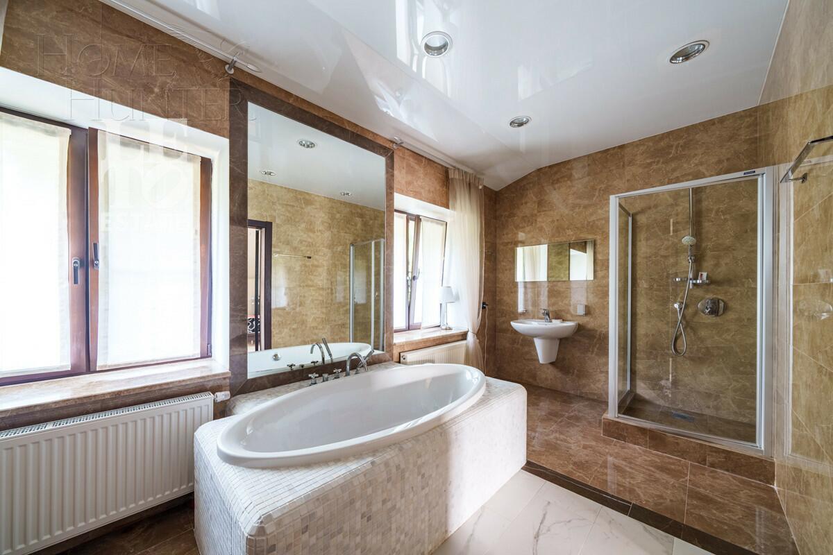 3-этажный коттедж 640 м² с отделкой