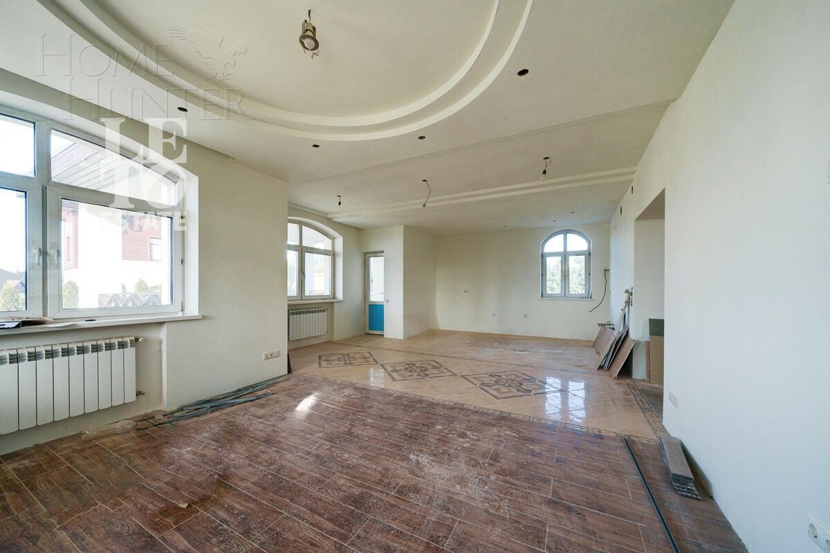 3-этажный коттедж 330 м² с отделкой