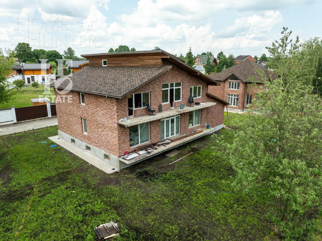 2-этажный коттедж 606.8 м² без отделки