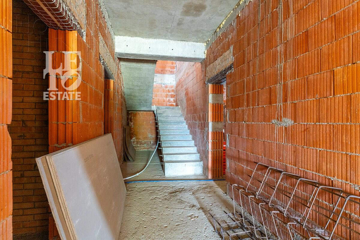 2-этажный коттедж 480 м² без отделки