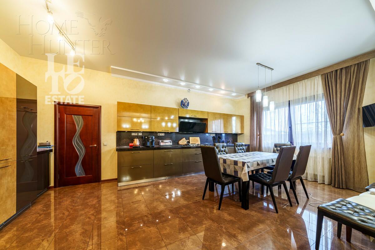 2-этажный коттедж 529.6 м² с отделкой