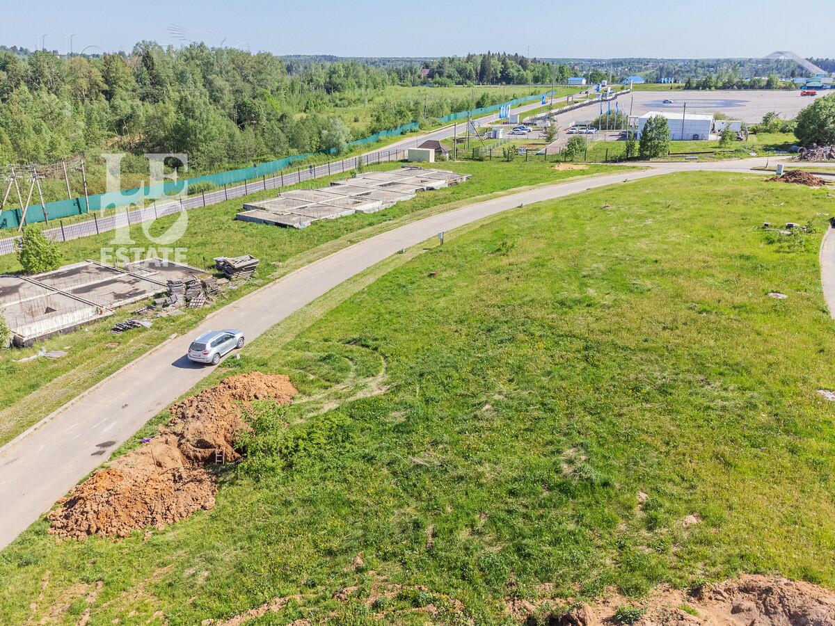 Участок 30.3 сот. в охраняемом поселке