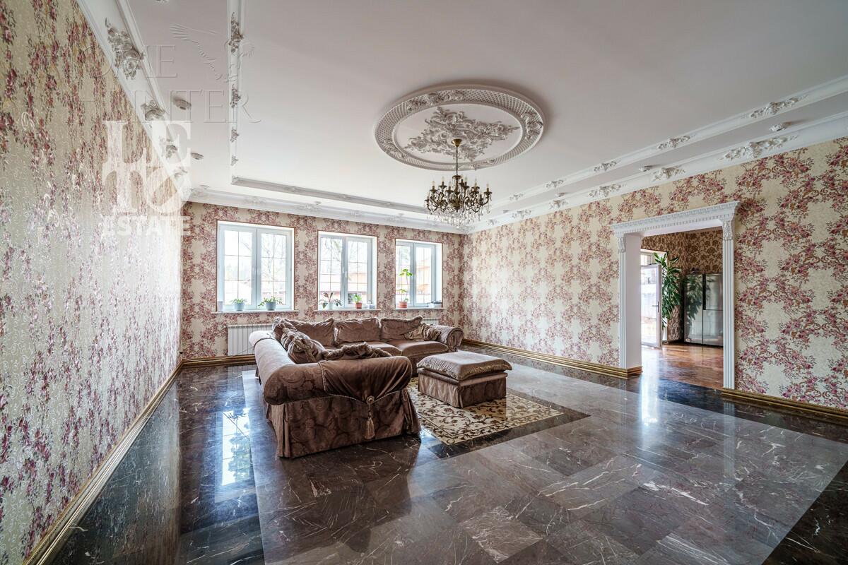 2-этажный коттедж 290 м² с отделкой