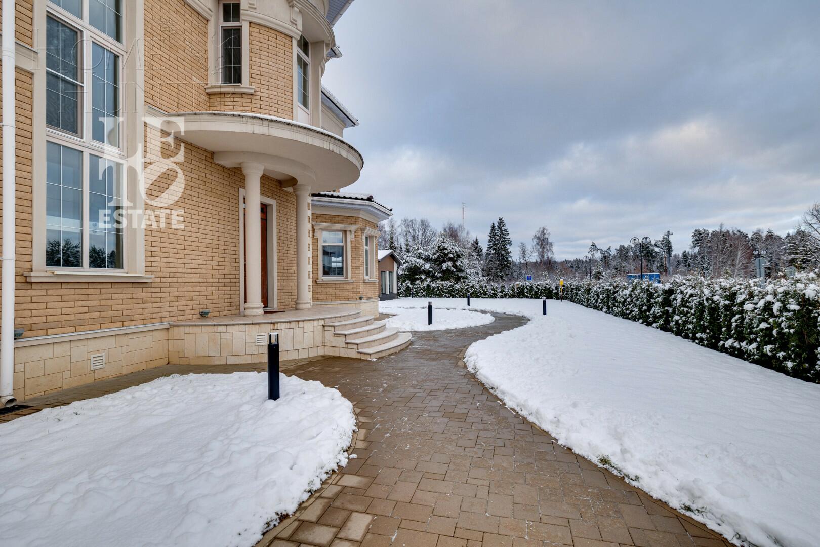 2-этажный коттедж 688 м² с отделкой