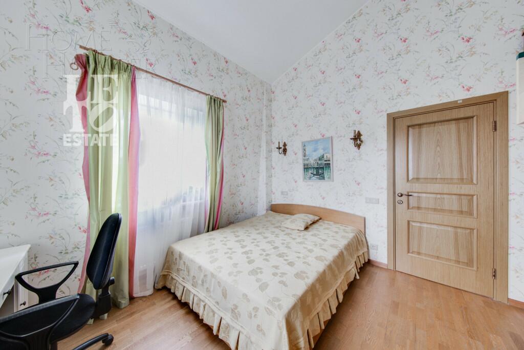 3-этажный коттедж 553.6 м² с отделкой