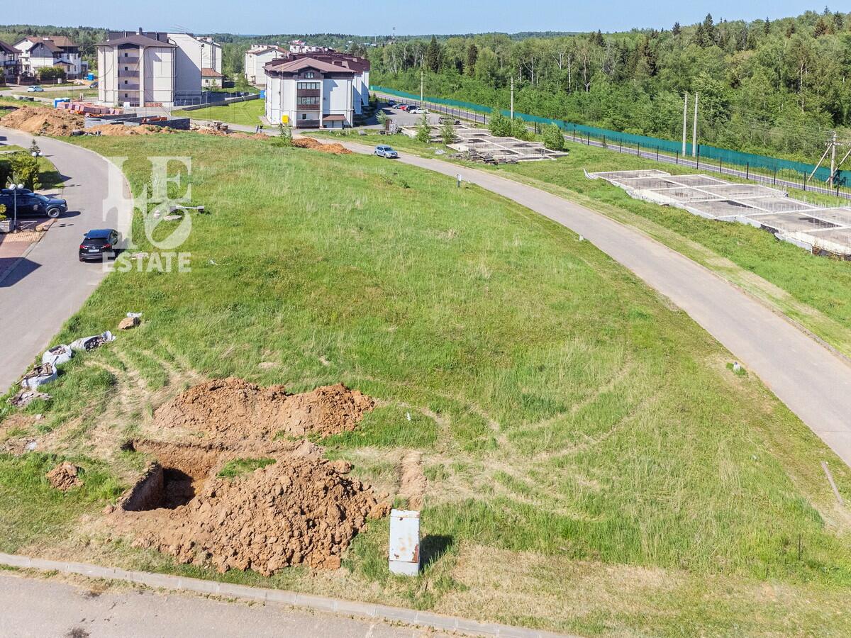 Участок 30.3 сот. в охраняемом поселке