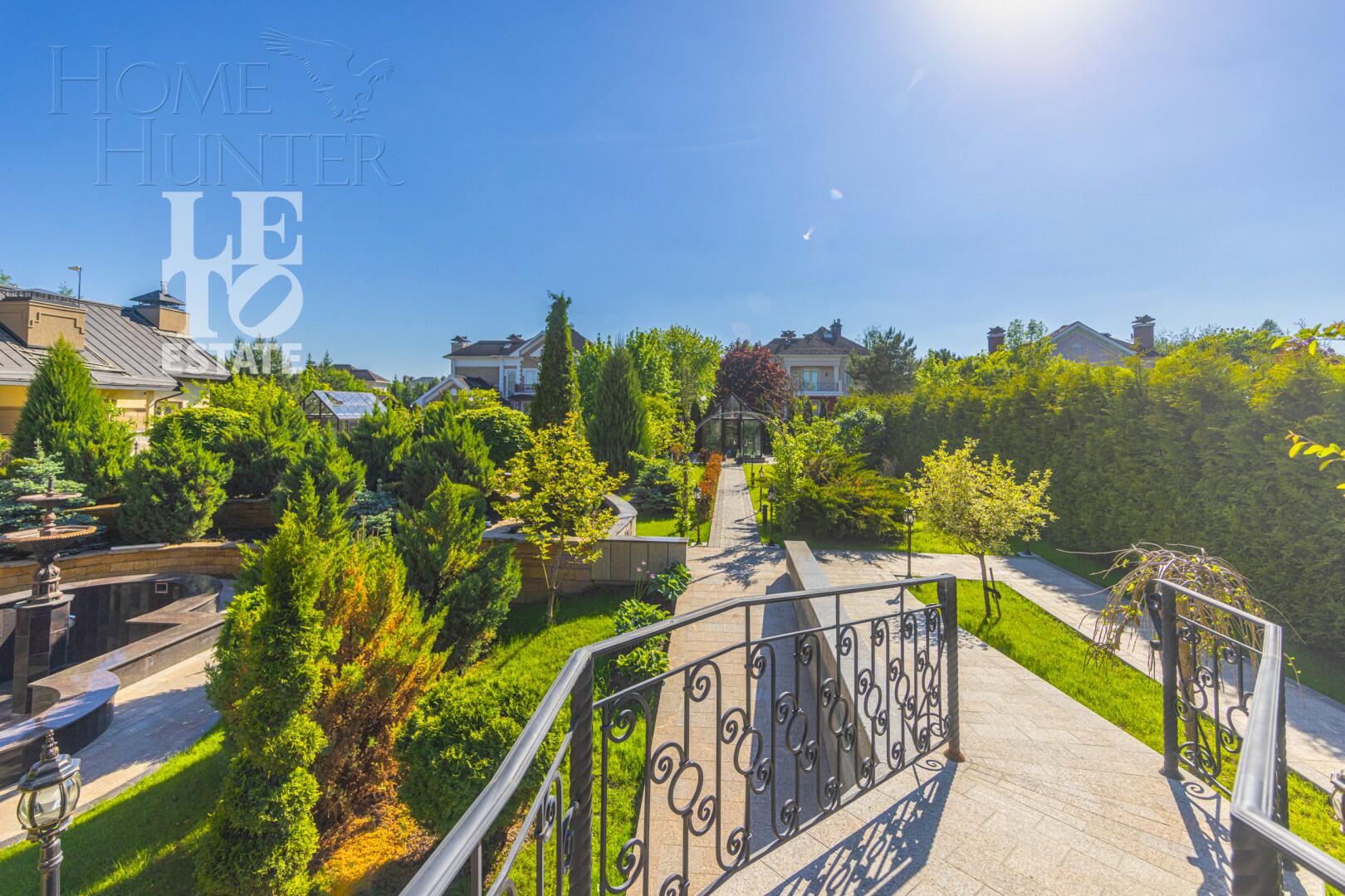 2-этажный коттедж 1 700 м² с отделкой