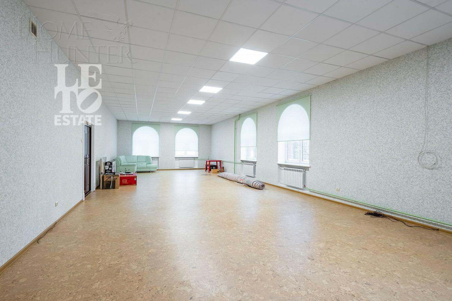 3-этажный коттедж 1 319 м² с отделкой