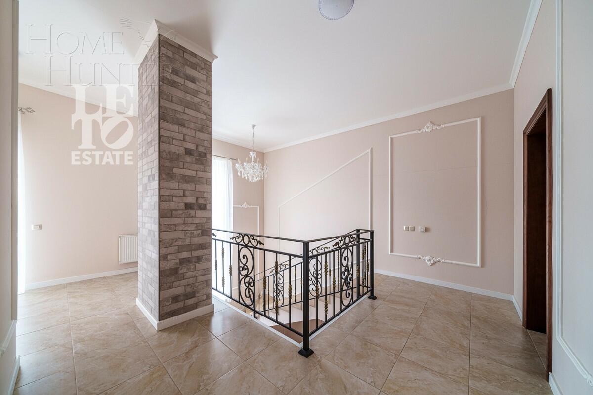 2-этажный коттедж 310.2 м² с отделкой