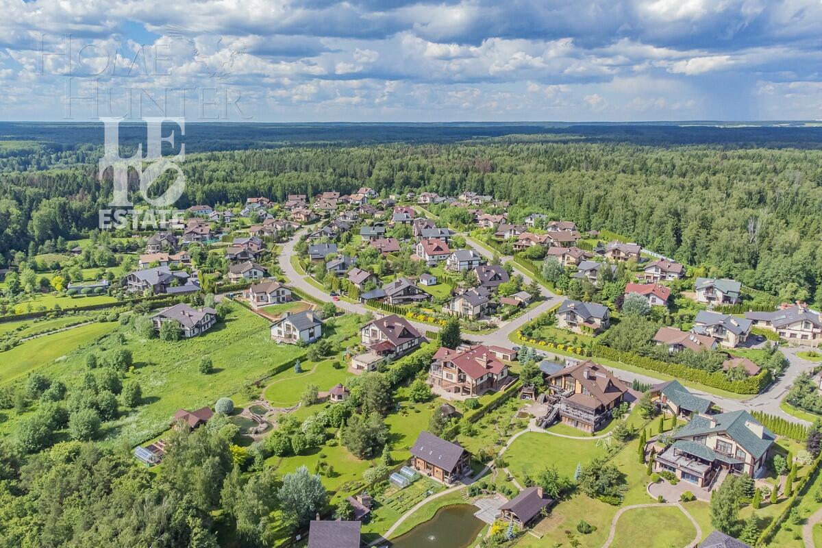 3-этажный коттедж 692.6 м² с отделкой