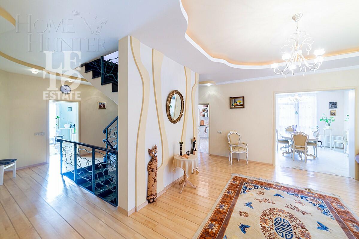 3-этажный коттедж 490 м² с отделкой