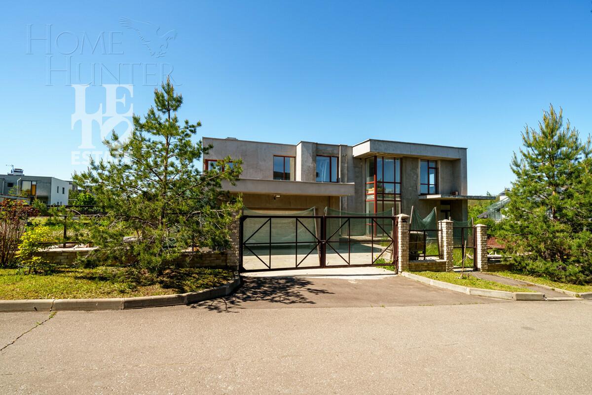 2-этажный коттедж 568.2 м² без отделки