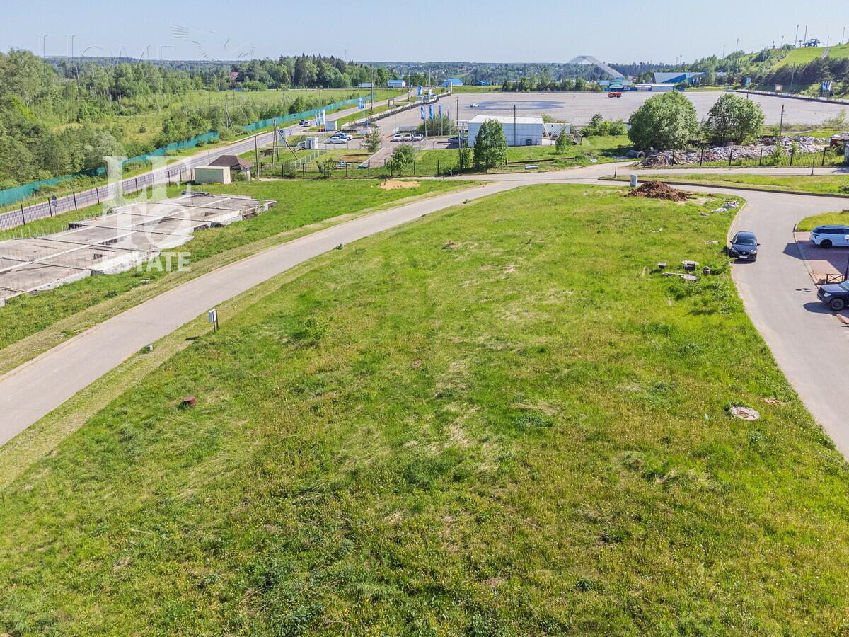 Участок 30.3 сот. в охраняемом поселке