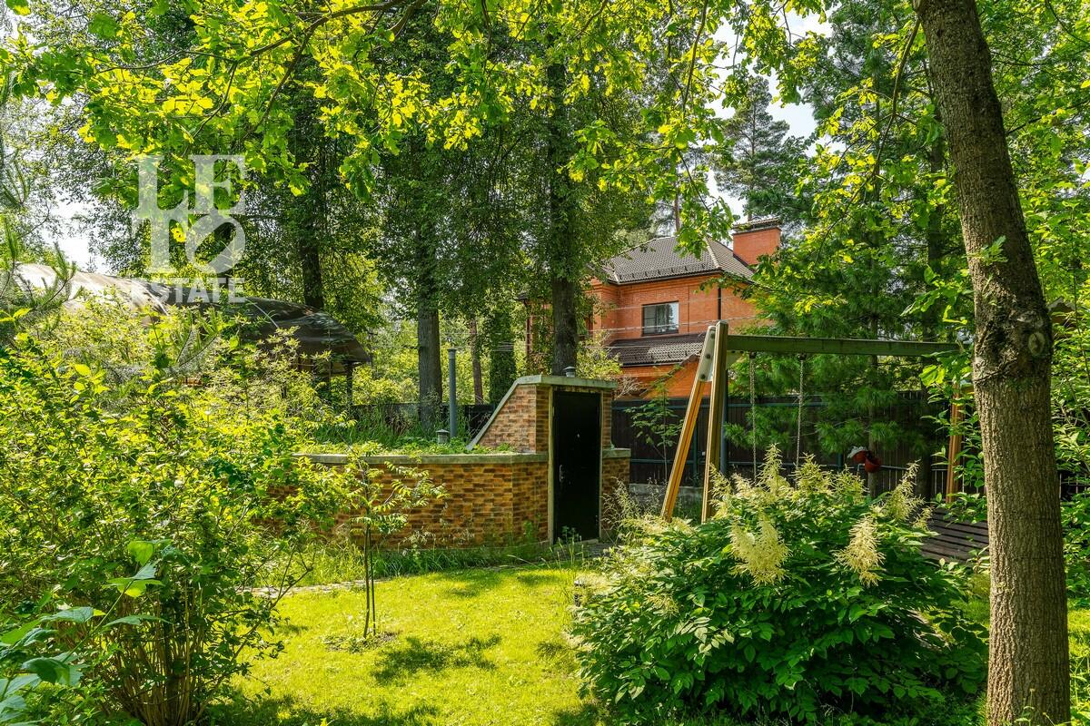 2-этажный коттедж 675.8 м² с отделкой