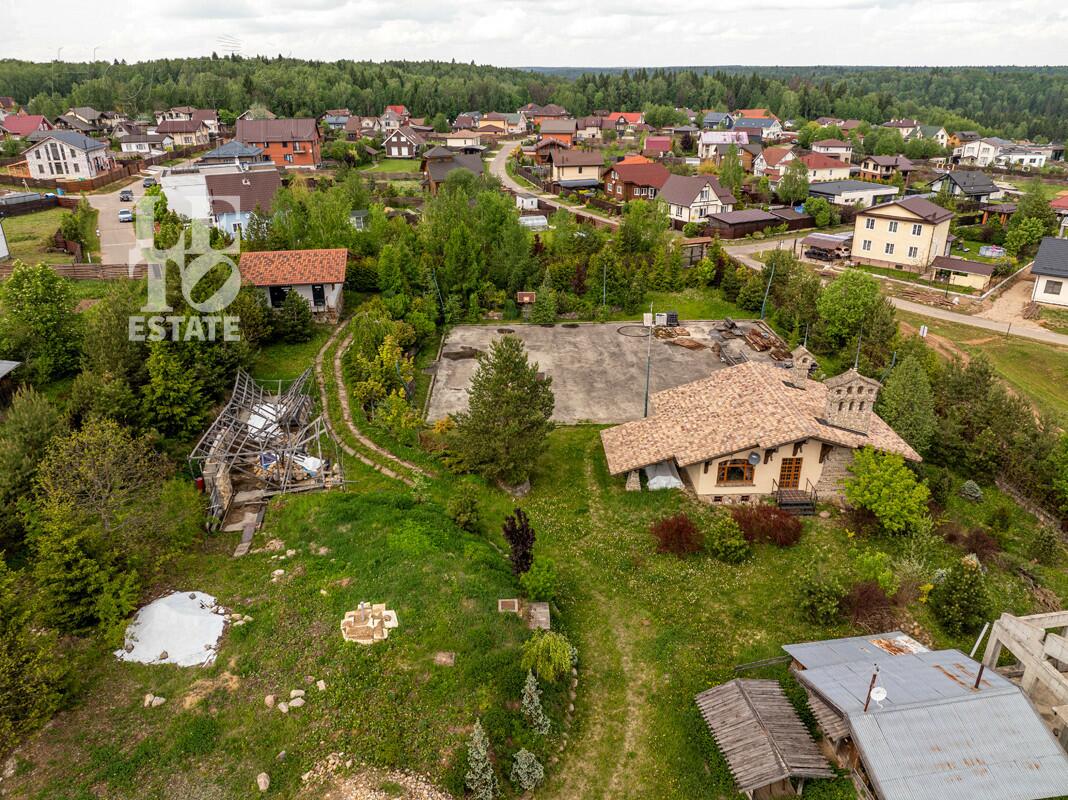 3-этажный коттедж 2 270 м² без отделки