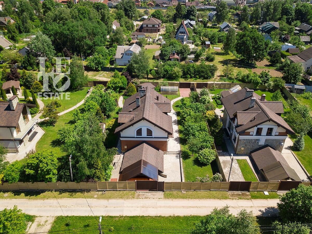 2-этажный коттедж 962.1 м² без отделки