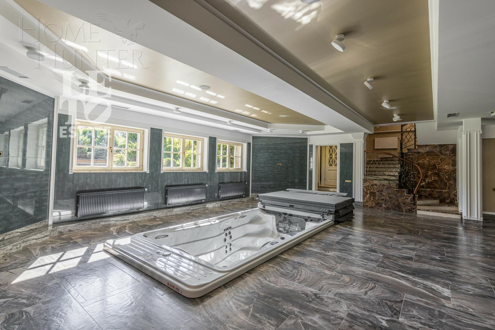 2-этажный коттедж 1 700 м² с отделкой