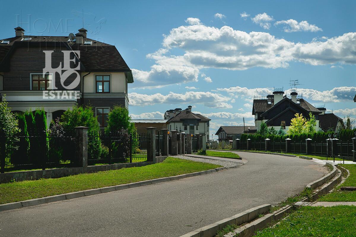 Участок 30.3 сот. в охраняемом поселке