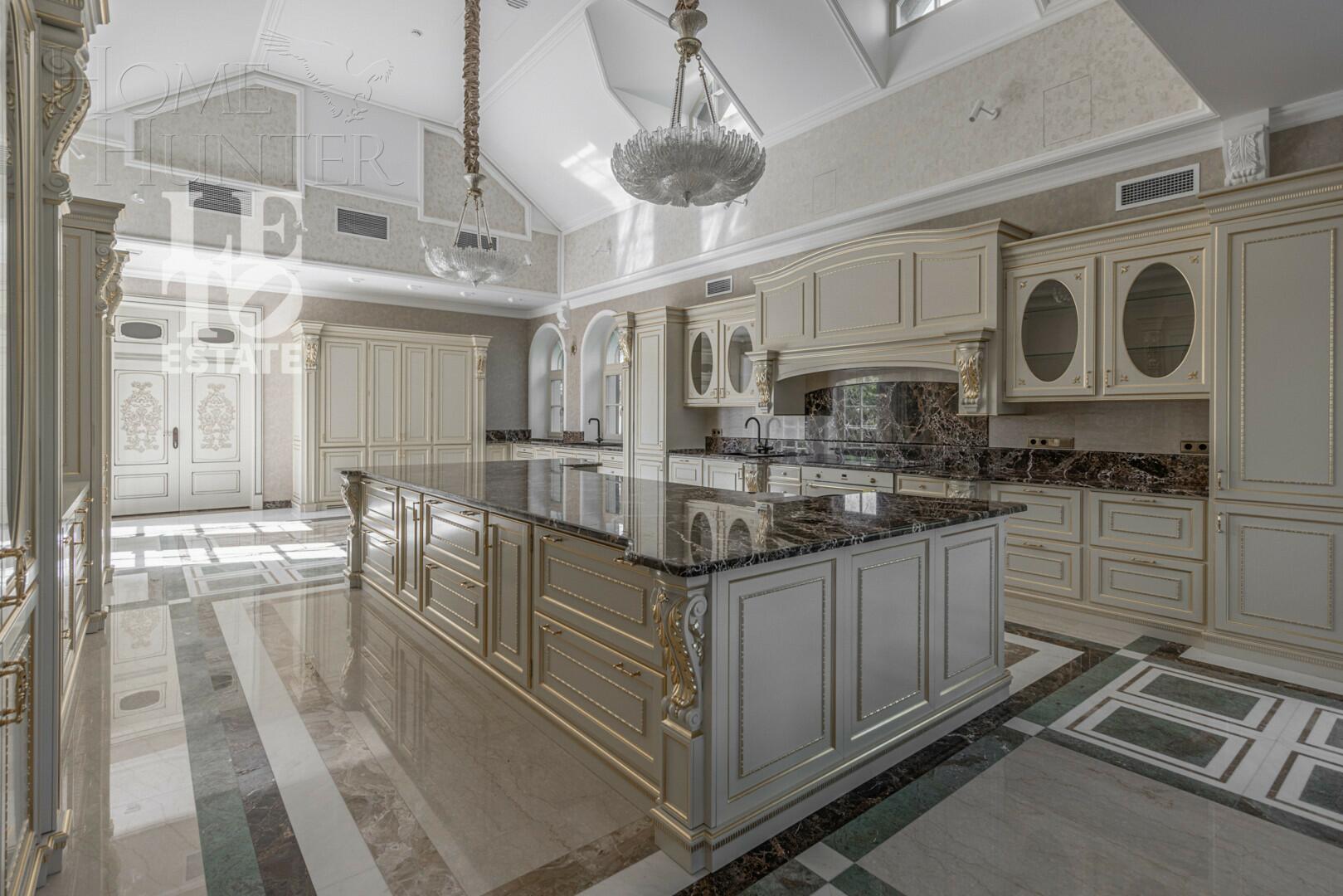 2-этажный коттедж 1 700 м² с отделкой