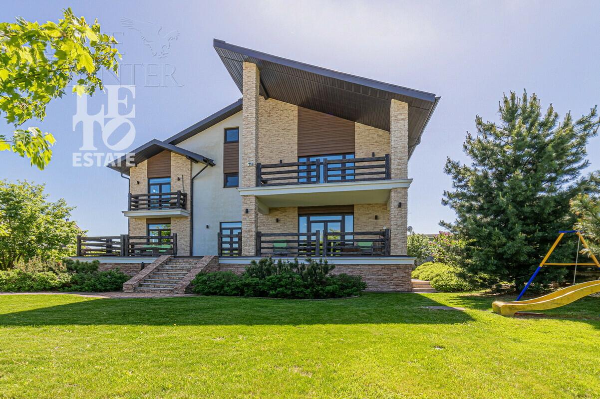 2-этажный коттедж 702.5 м² с отделкой