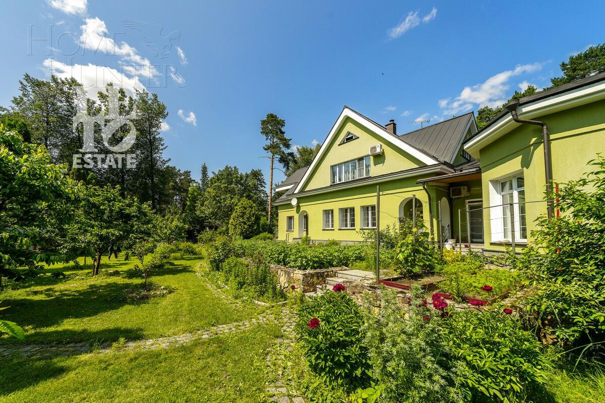 2-этажный коттедж 675.8 м² с отделкой